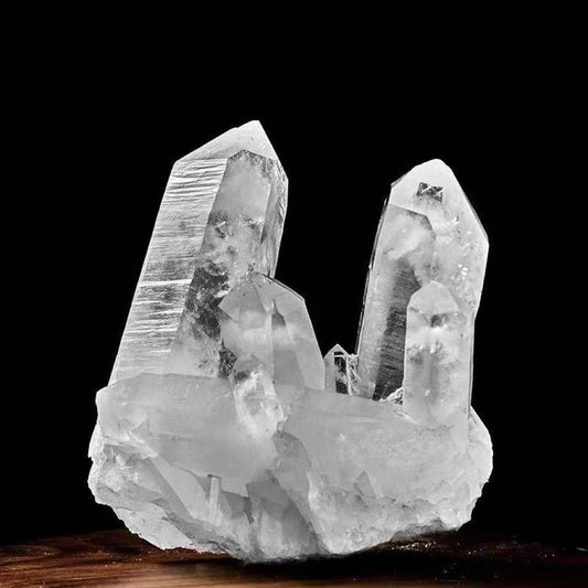 Natural Crystal Cluster Raw Stone White Crystal Mineral Specimen Energy Stone Crystal Cluster Demagnetization Crafts Fish Tank Decoration Wholesale