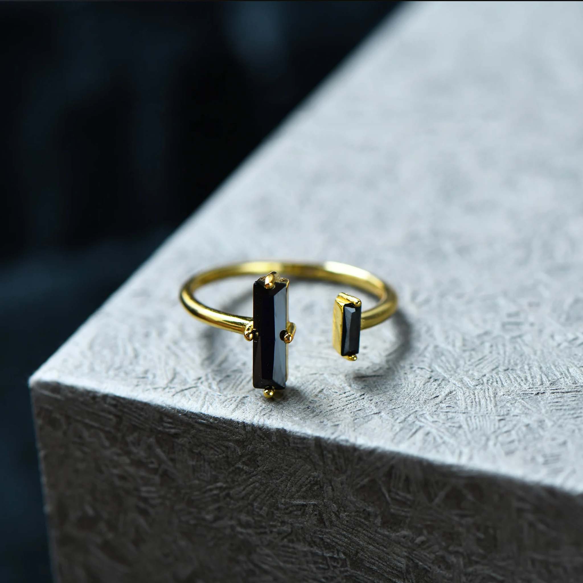 Black Onyx Thick & Thin Ring