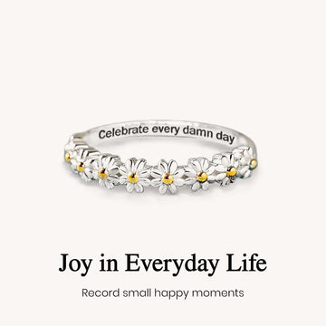 Celebrate Everyday Tiny Daisy Ring