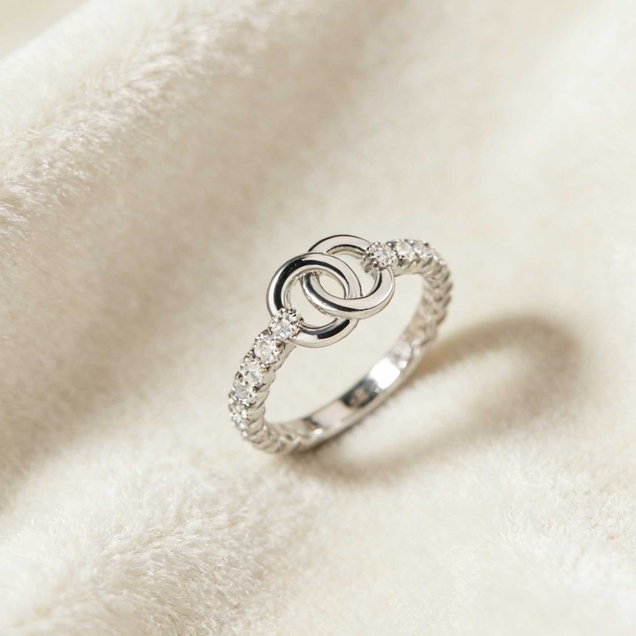 Mom & Daughter Interlocking Circle Ring